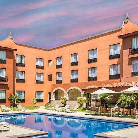 Memora Hotel Celaya  Zewnętrze zdjęcie