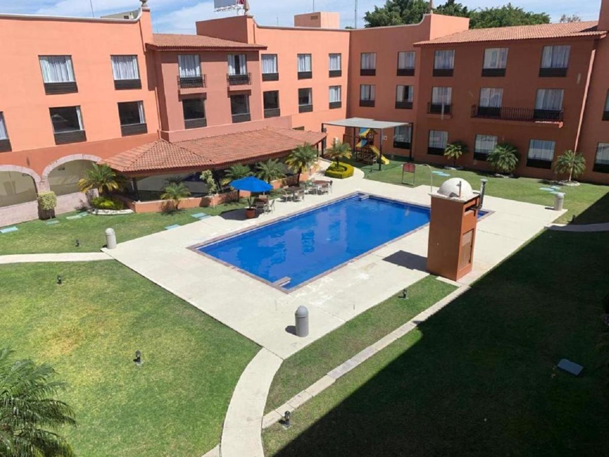 Memora Hotel Celaya  Zewnętrze zdjęcie